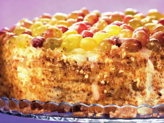 Рецепт творожного торта с виноградом