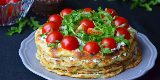 Закусочный кабачковый торт с творогом