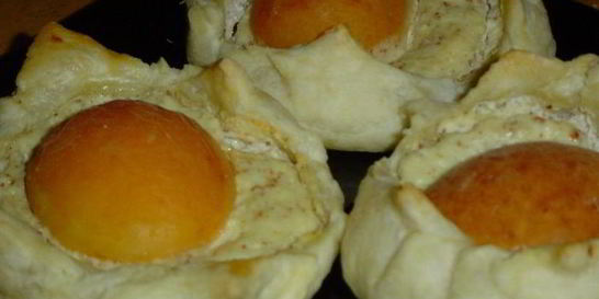 Творожно-абрикосовые слойки