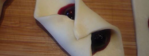 ягодные конвертики из особого слоеного теста. Шаг 7