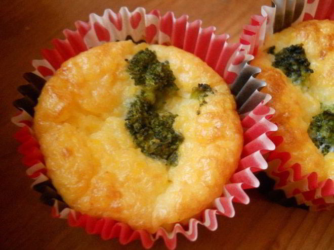 Рецепт мини-запеканок из поленты с брокколи