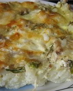 Рисовая запеканка с курицей и соусом бешамель