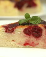 Творожная запеканка с вишней в мультиварке