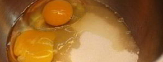 творожная запеканка с вишней в мультиварке. Шаг 2