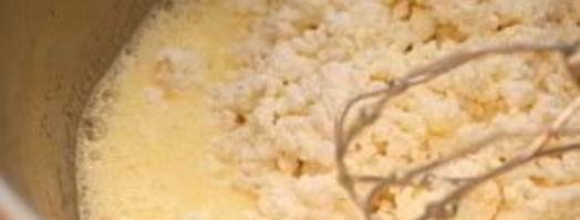 творожная запеканка с вишней в мультиварке. Шаг 3