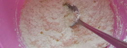 творожная запеканка с яблочной прослойкой и черносливом. Шаг 2