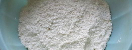 творожная запеканка с яблочной прослойкой и черносливом. Шаг 4