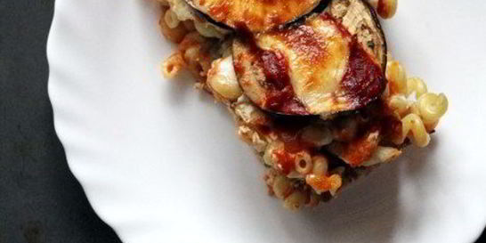 Запеканка c помидорами, баклажанами и сыром