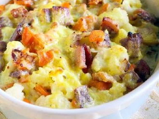 Рецепт запеканки из цветной капусты с морковью, горошком и ветчиной