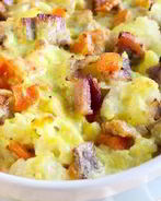 Запеканка из цветной капусты с морковью, горошком и ветчиной