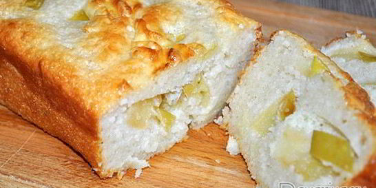 Запеканка из творожного продукта с яблоком