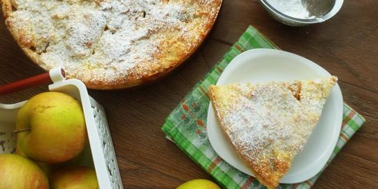 Запеканка творожная с яблоками