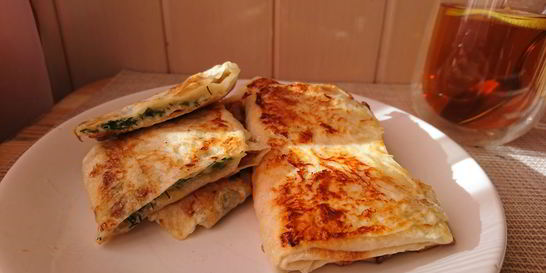 Жареные конвертики с сыром