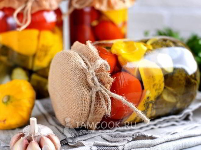 Рецепт ассорти из помидоров, огурцов и патиссонов на зиму