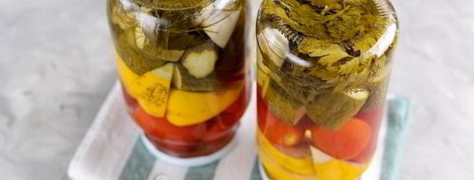 ассорти из помидоров, огурцов и патиссонов на зиму. Шаг 7