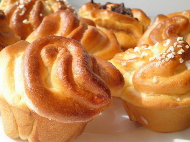 Рецепт ароматных дрожжевых булочек с джемом