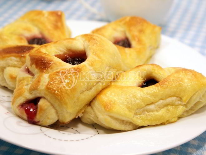 Рецепт расстегаев с черничным джемом