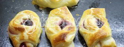 расстегаи с черничным джемом. Шаг 5