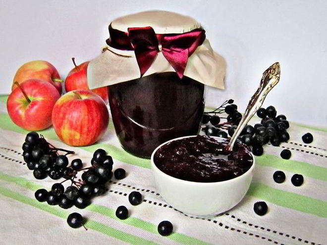 Рецепт яблочного джема с черноплодной рябиной