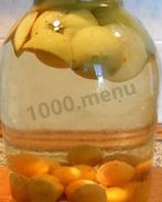 Компот из абрикосов и яблок