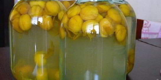 Компот из белой сливы