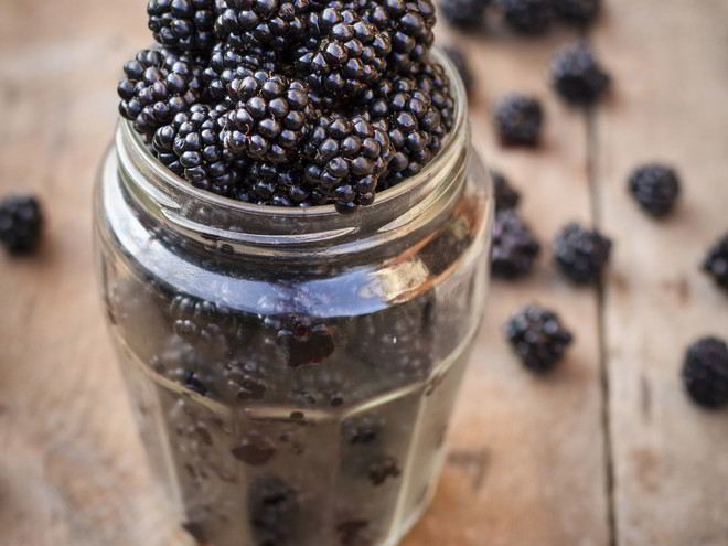 Рецепт компота из ежевики на зиму