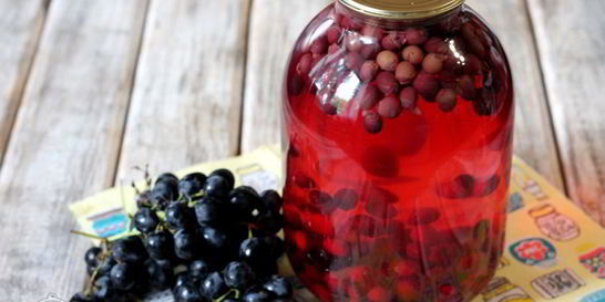 Компот из кизила и винограда на зиму