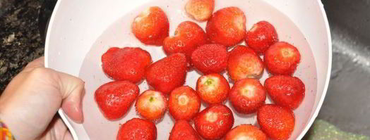 компот из клубники на зиму. Шаг 2