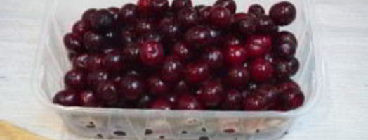 компот из малины и вишни. Шаг 2