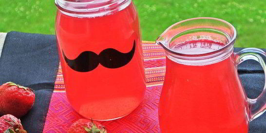 Компот из ревеня и лесной малины