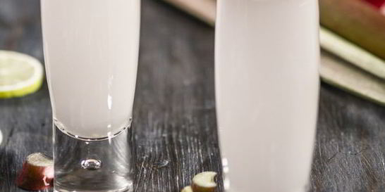 Компот из ревеня