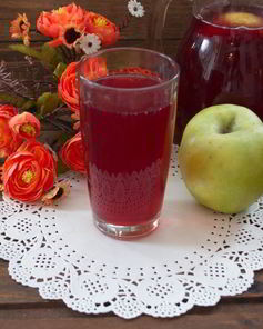 Компот из вишни с яблоками