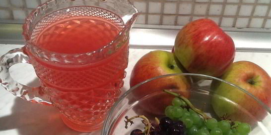 Компот Осенний из яблок и винограда