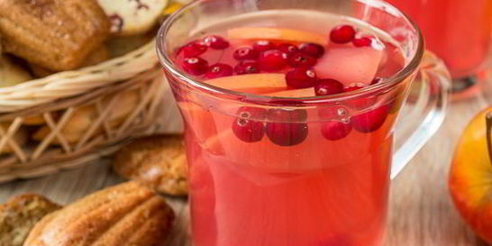 Яблочно-клюквенный компот с имбирем