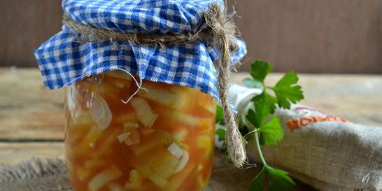 Лук в томатной заливке на зиму