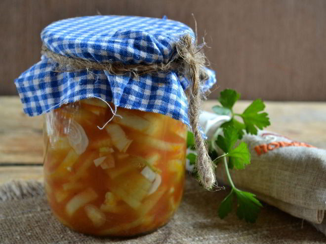 Рецепт лука в томатной заливке на зиму