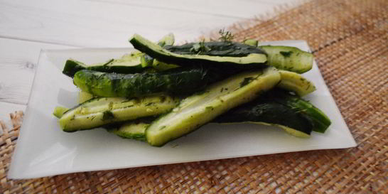 Быстрые маринованные огурцы