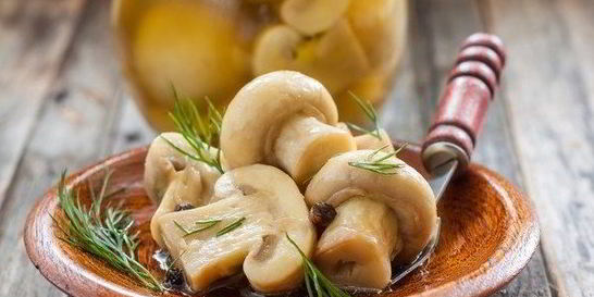 Быстрые маринованные шампиньоны горячим способом