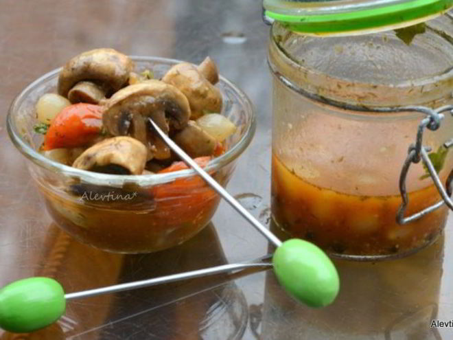 Рецепт грибочков маринованных в винном соусе