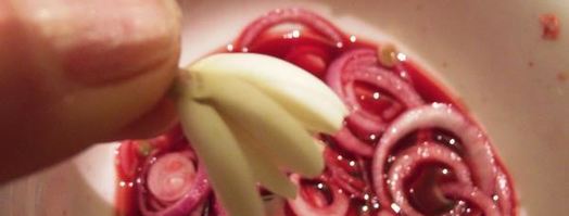 лук, маринованный в гранотовом соке. Шаг 3