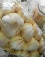 Маринованный чеснок головками