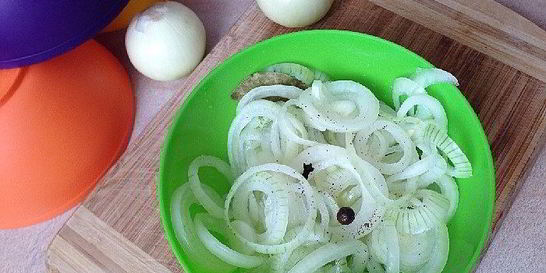 Маринованный лук к шашлыку