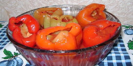 Маринованный перец с баклажанами