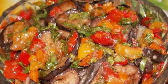 Маринованные баклажаны с овощами на закуску