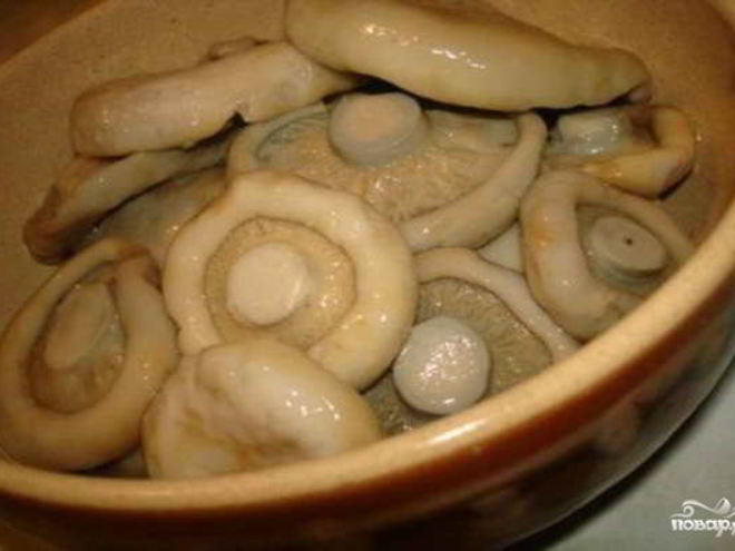Рецепт маринованных груздей с чесноком