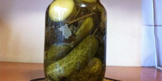 Маринованные огурцы с кабачками