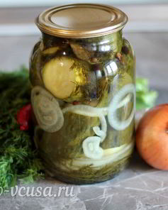 Маринованные огурцы с луком