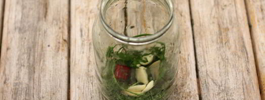 маринованные огурцы с луком. Шаг 2