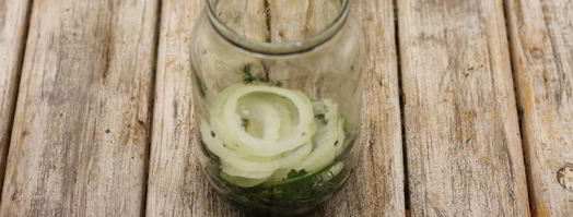 маринованные огурцы с луком. Шаг 3