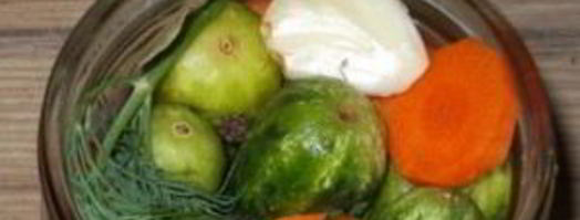 маринованные огурцы с морковкой и луком. Шаг 5